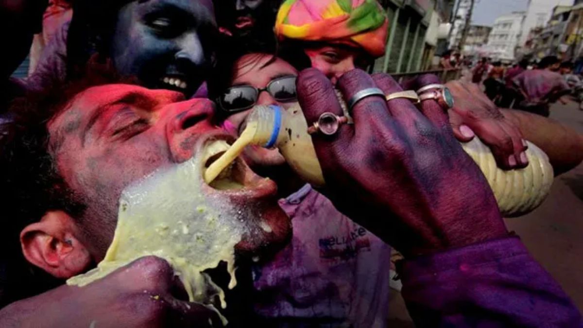 Holi 2026: होली में चढ़ गया है भांग का नशा? तो इस तरह से पाएं राहत