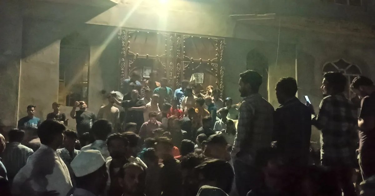 इमामबाड़े में अराजक तत्वों का उपद्रव, ताला तोड़कर मचाया उत्पात, पुलिस ने शुरू की जांच