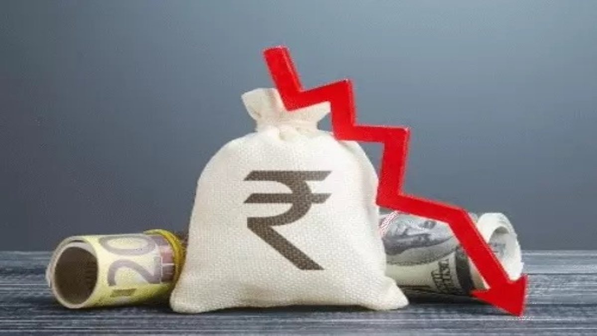 Rupee Hits Record Low : रुपया पहली बार 92.33 पर आया, डॉलर की वैल्यू लगातार बढ़ रही, विदेशी सामान होंगे महंगे