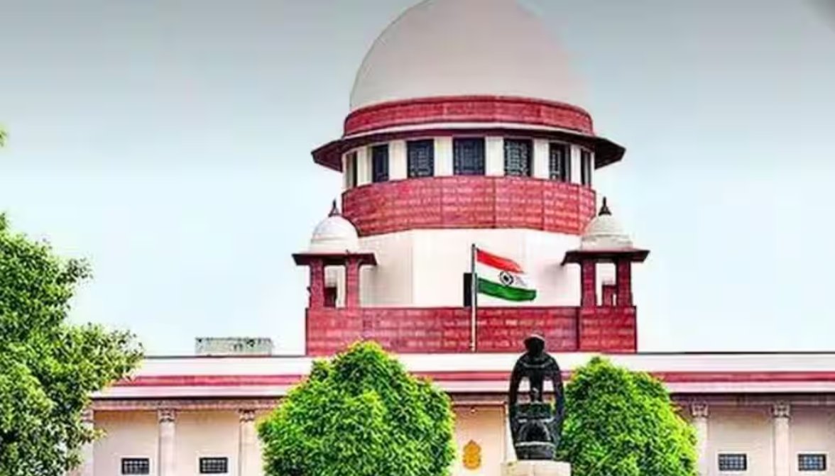 वकील की मांग सुन CJI को आया गुस्सा, याचिकाएं खारिज करते हुए कहा- ये सिर्फ अदालतों का बोझ बढ़ाती हैं