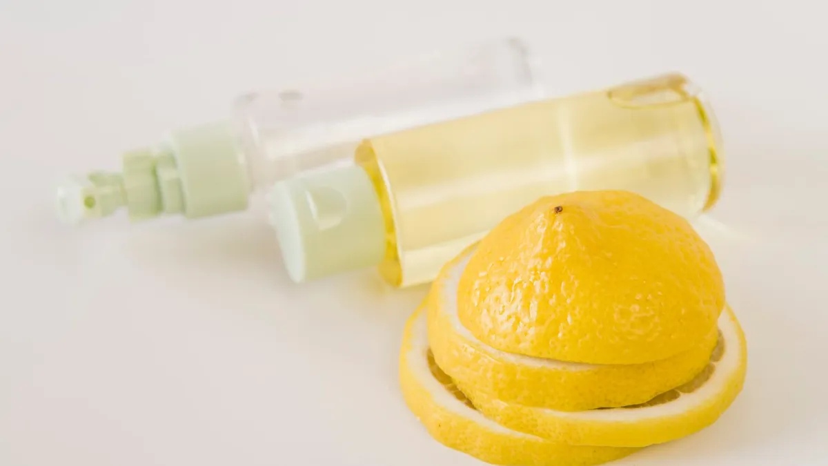 नींबू के छिलके से घर पर बनाएं केमिकल फ्री स्प्रे, ये है सस्ता और असरदार …