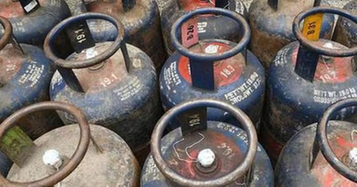 UP में LPG गैस का संकट? कमर्शियल सिलेंडरों की डिलीवरी पर अघोषित रोक, रेस्टोरेंट और ढाबा संचालक परेशान