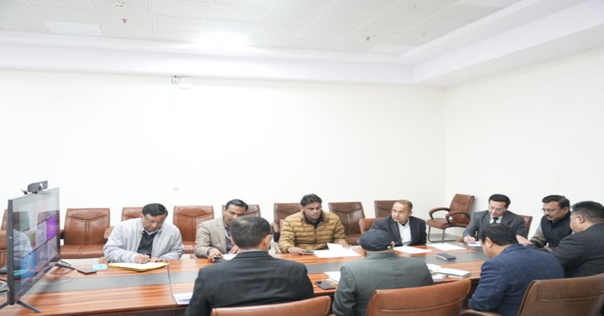 LPG सप्लाई को लेकर बन रही स्थिति के बीच सीएस ने ली बैठक, कहा- प्रदेश में गैस सिलेंडरों का पर्याप्त स्टॉक
