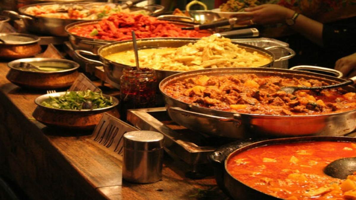 अनजाने में कहीं आप भी तो नहीं खा रहे ये फूड्स, जिसके कारण बार-बार लग रही है प्यास …