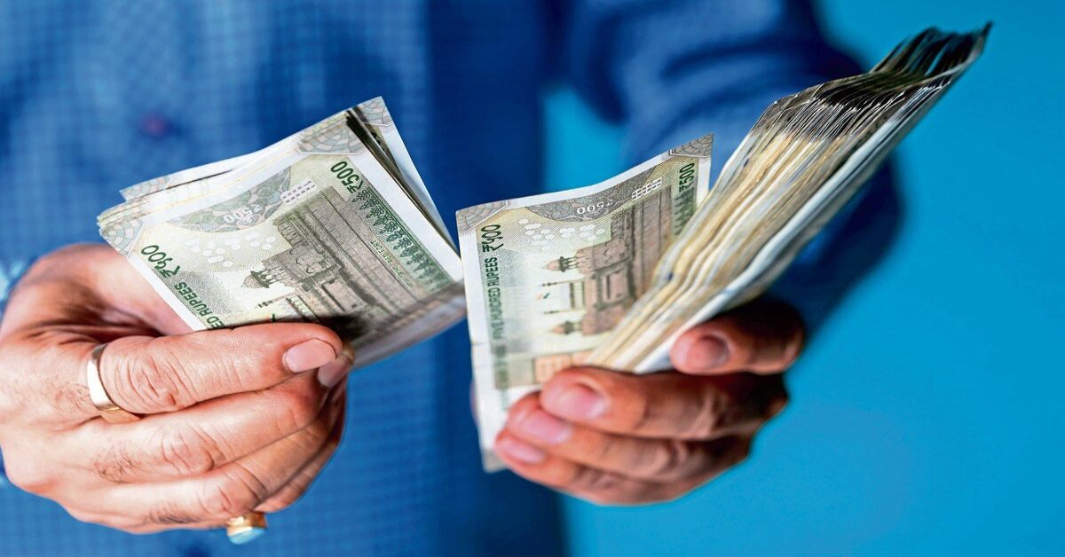 परिवहन विभाग में कानून की किताब से ज्यादा एंट्री फीस की ताकत! चालान से बचने वसूला जा रहा मोटा पैसा, ट्रकों के लिए नियमों से बढ़कर मंथली पास?