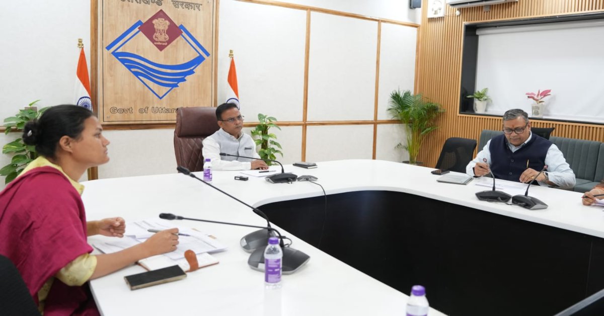 देहरादून, ऋषिकेश और काशीपुर की हवा जहरीली! प्रदूषण की स्थिति पर प्रमुख सचिव ने जताई चिंता, निर्माण सामाग्रियों को ढकने और जल छिड़काव के दिए निर्देश