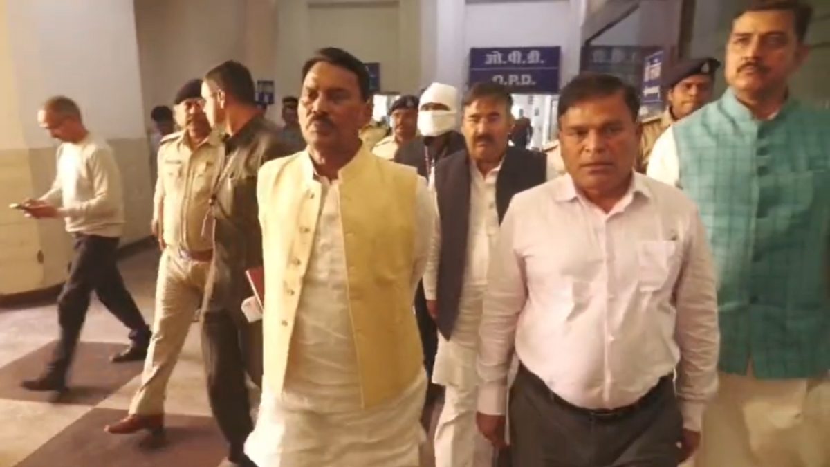 मंत्री के दौरे के पहले 15 दिन से बंद लिफ्ट हो गई चालूः तुलसी सिलावट ने सरकारी हॉस्पिटल जयारोग्य का किया निरीक्षण, अस्पताल प्रबंधन को दिए जरूरी दिशा निर्देश