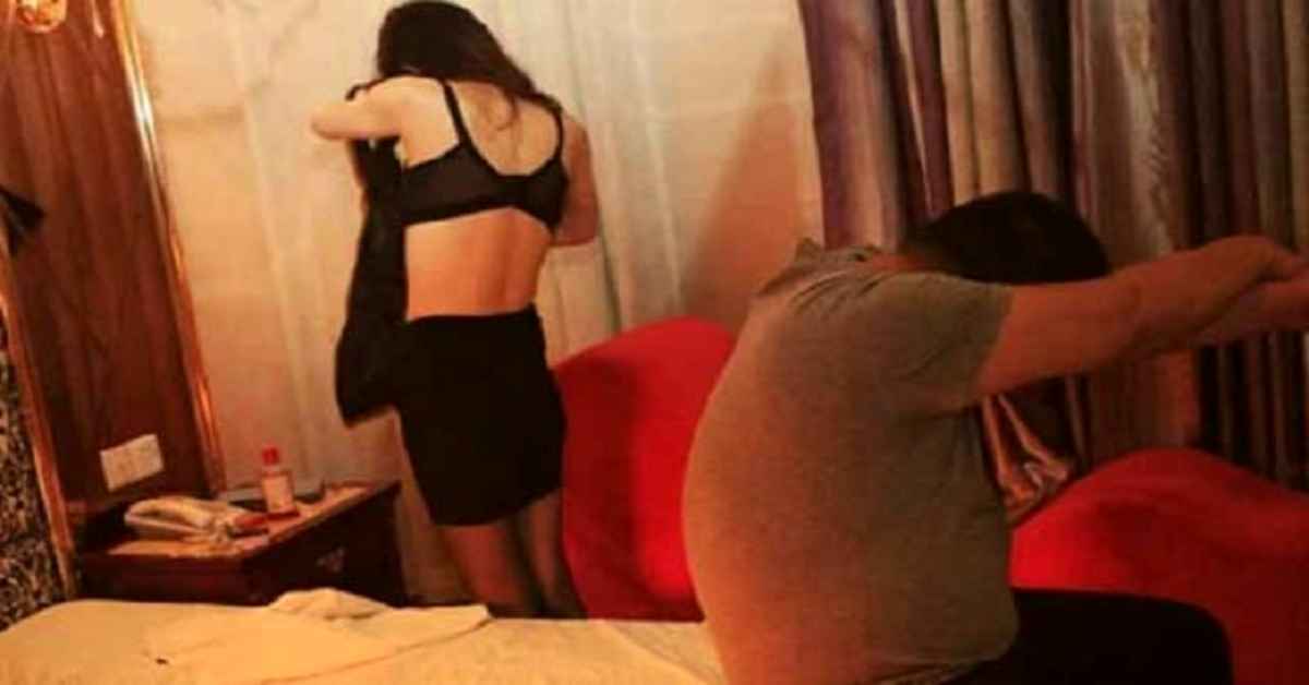 4 महिला, 11 युवक और जिस्म का सौदाः पुलिस ने दबिश देकर सेक्स रैकेट का किया भंडाफोड़, नाजरा देख खाकी भी रह गई भौचक्का