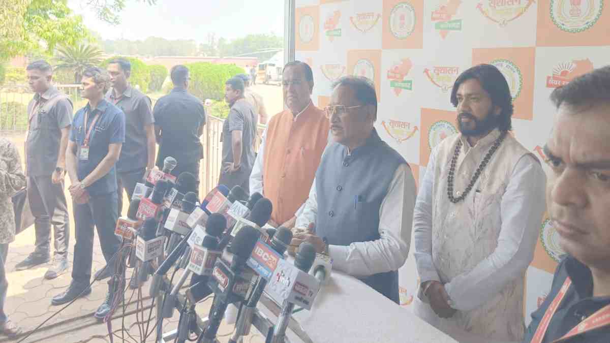 सीएम साय ने कहा – अफीम की खेती पर होगी सख्त कार्रवाई, बड़े रसूखदार भी नहीं बचेंगे… विदेश नीति और नक्सलवाद पर कही ये बात…