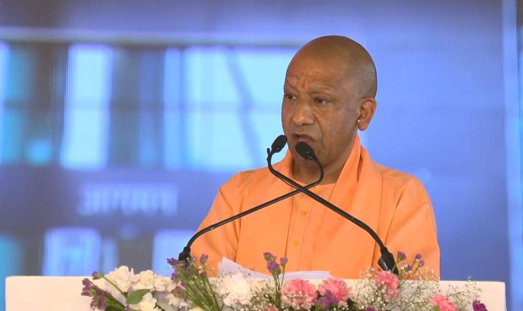 ‘देश में पेट्रोलियम उत्पाद की कमी नहीं…’, जेवर एयरपोर्ट के उद्घाटन समारोह में CM योगी का बड़ा बयान, कहा- एक्साइज ड्यूटी घटाने का फैसला ऐतिहासिक