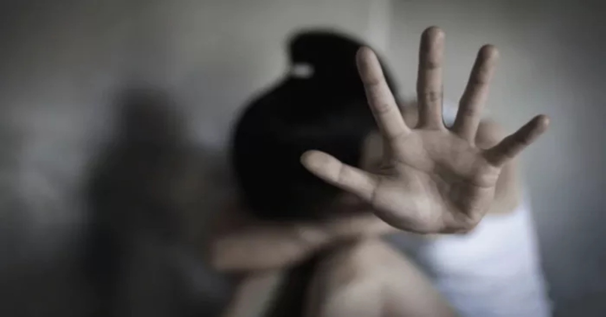 घर से पास भी सुरक्षित नहीं हैं बेटियां : शौच के लिए बगल के खेत में गई थी किशोरी, चार दरिंदों ने किया दुष्कर्म, पुलिस पर भी तहरीर बदलवाने का आरोप