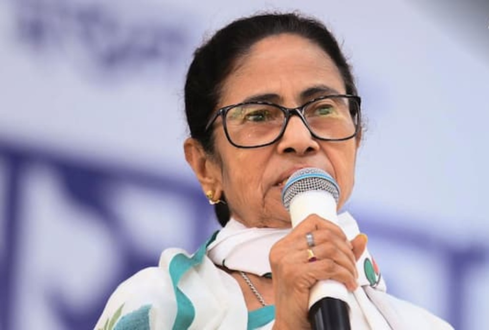 बंगाल CM ने BJP पर चुनावी रैली में जमकर निशाना साधा, बोलीं- भाजपा सरकार में बुलडोजर चलाकर सबको बाहर निकाला जाएगा