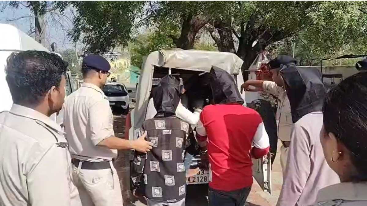 फाइनेंस कंपनी के एजेंट से लूट के 5 आरोपी गिरफ्तारः 10 हजार, लैपटॉप, बैग, वारदात में इस्तेमाल 2 बाइक बरामद