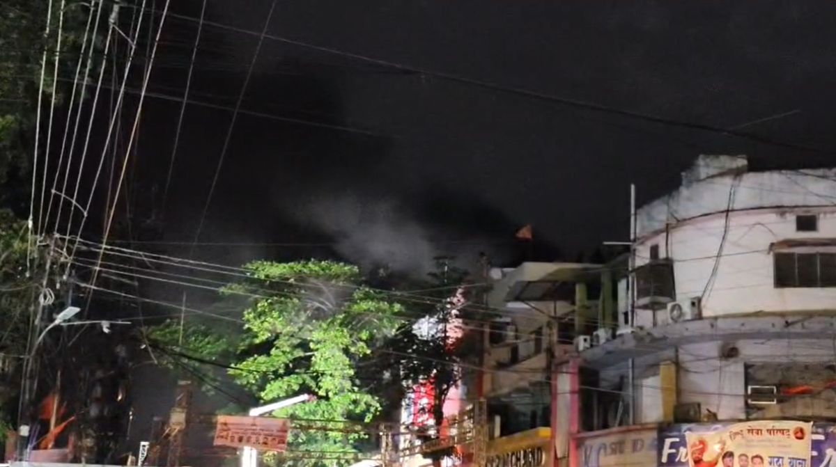 आगजनीः जबलपुर में कपड़ा कारखाना में लगी आग, इंदौर के होटल में भड़की आग, उज्जैन में कचरा प्लांट जलकर स्वाहा