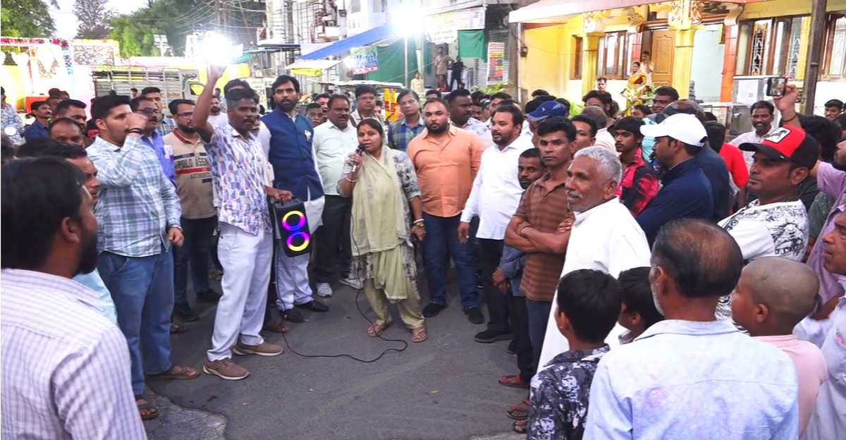 शराब दुकान का खिलाड़ियों और रहवासियों ने किया विरोधः नई आबकारी नीति के तहत खोली जा रही, विधायक भी पहुंचे, दी उग्र आंदोलन की चेतावनी