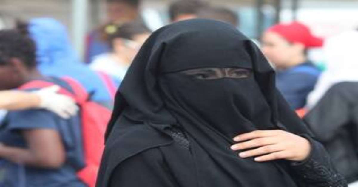 लव के लिए कुछ भी… बुर्के में एयरपोर्ट पहुंची हिंदू लड़की, CISF ने पकड़ा, फिर…