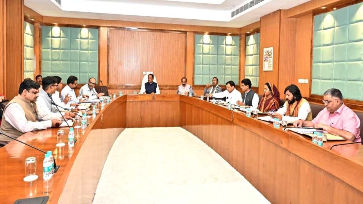 साय कैबिनेट की बैठक : धर्मांतरण और कर्मचारी चयन मंडल विधेयक को मिली मंजूरी, राजनांदगांव में बनेगी अत्याधुनिक क्रिकेट अकादमी, समेत पढ़ें अन्य फैसले….