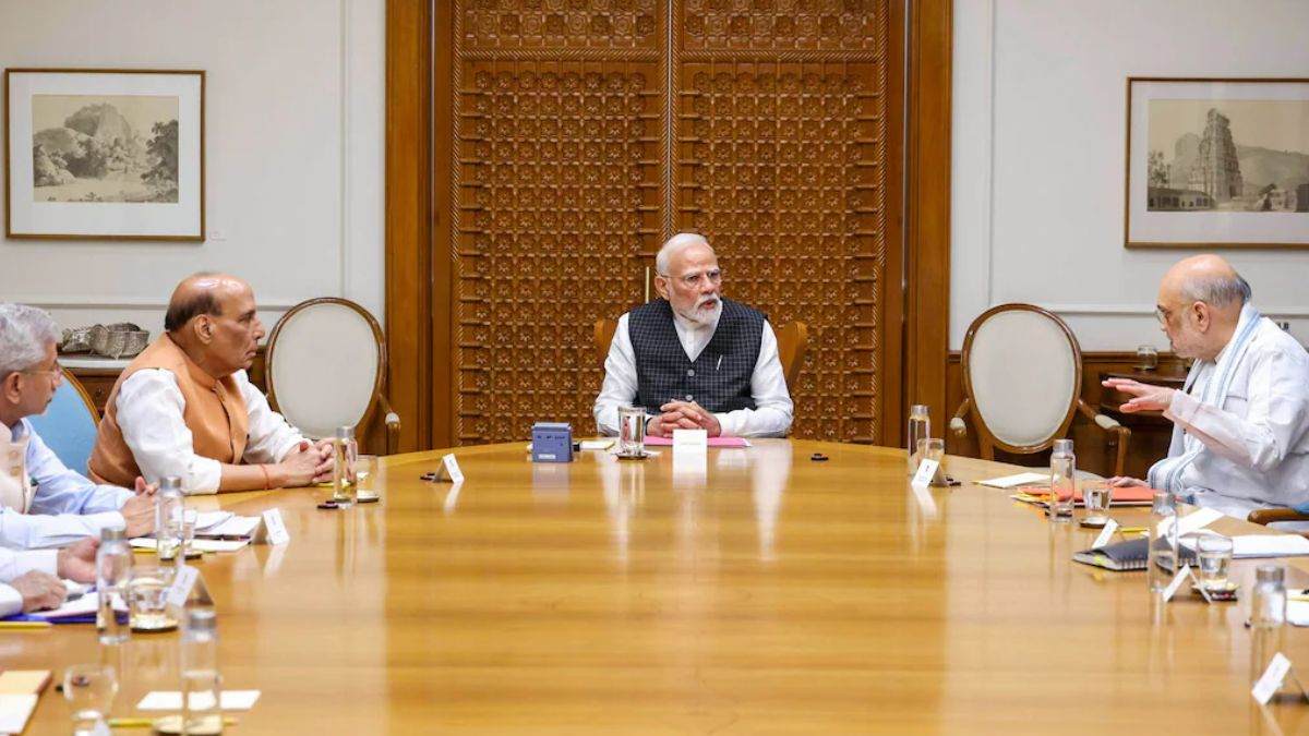 PM Modi High Level Meeting: मिडिल-ईस्ट तनाव के बीच पीएम मोदी की आज शाम हाई लेवल मीटिंग, गैस-तेल संकट से निपटने की तैयारी पर होगा मंथन