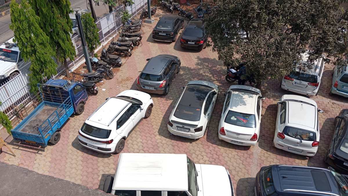 रायपुर पुलिस की विशेष अभियान : 10 दिनों में 614 नशे में वाहन चलाने वाले चालकों पर हुई कार्रवाई, एक दिन में पकड़े गए 86 नशेड़ी ड्राइवर, महंगी कारें जब्त