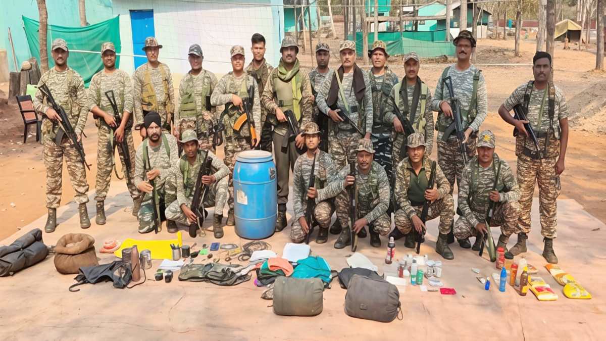 नक्सल विरोधी अभियान में सुरक्षा बलों को बड़ी सफलता, 18 किलो अमोनियम नाइट्रेट सहित भारी मात्रा में नक्सली सामग्री बरामद