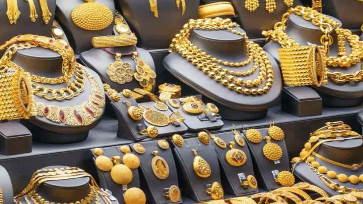 Gold Silver Price Today : सोना हुआ और सस्ता, चांदी में भी गिरावट बरकरार, जानिए आज का भाव…