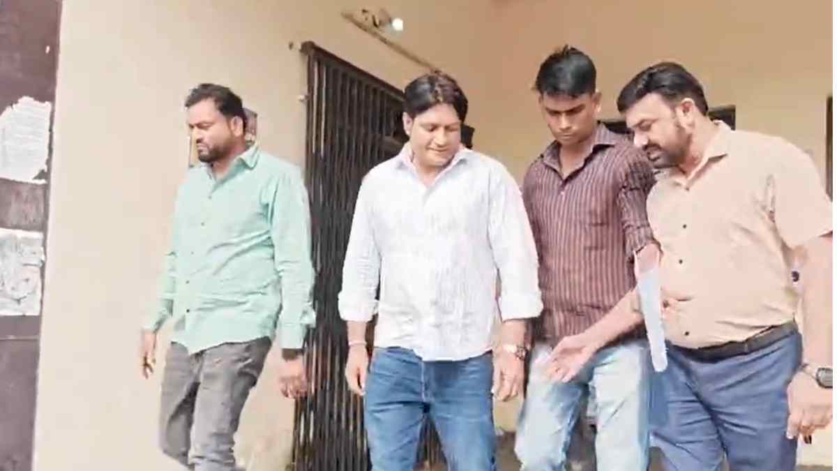 CG News : CSEB ग्रामीण कार्यालय में ACB का छापा, जेई, एई और कंप्यूटर ऑपरेटर रिश्वत लेते गिरफ्तार