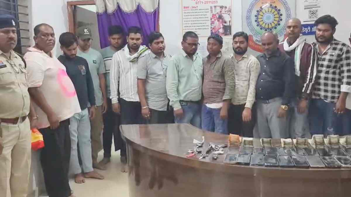 होली से पहले जुए पर पुलिस का बड़ा एक्शन : रिसॉर्ट में मारा छापा, 16 जुआरी गिरफ्तार, लाखों की जब्ती