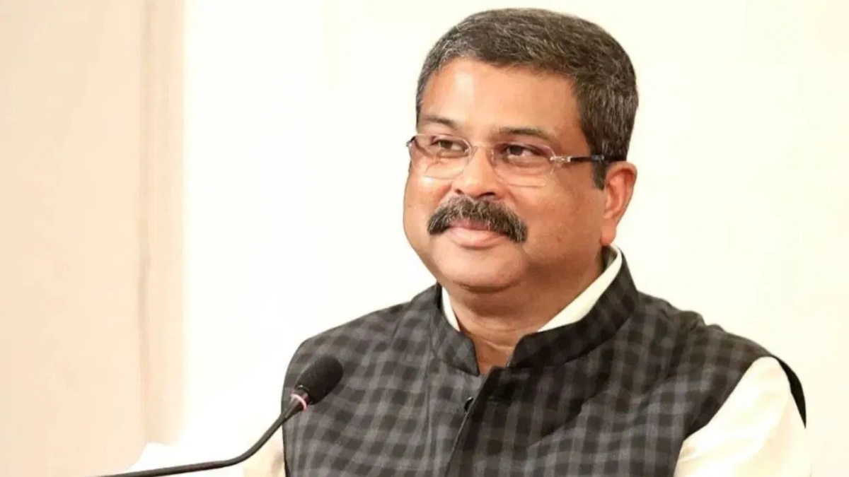 BJP ने बंगाल में आरजी कर पीड़िता की मां को दिया टिकट, धर्मेंद्र प्रधान बोले- रत्ना देबनाथ सिर्फ उम्मीदवार नहीं बंगाल की बेटियों की बुलंद आवाज हैं