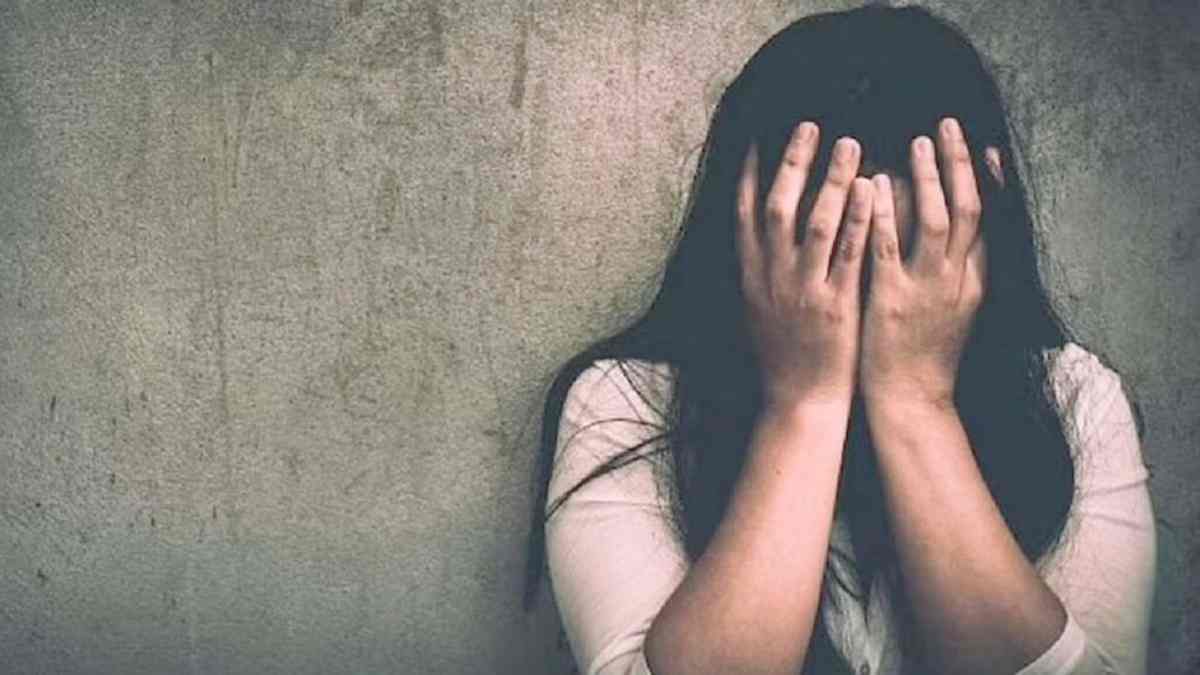 CG में गैंगरेप : गुलाल लगाने के बहाने घर पहुंचे दरिंदे, युवती को कमरे में ले जाकर किया सामूहिक दुष्कर्म, दो नाबालिग समेत चार आरोपी गिरफ्तार