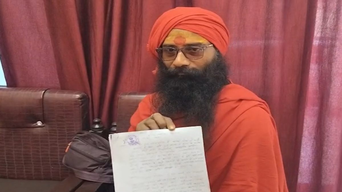 शंकराचार्य विवादः अविमुक्तेश्वरानंद पर आरोप लगाने वाले आशुतोष ब्रह्मचारी को लेकर एक संत और आया सामने, बोले- उनकी जमीन हड़पना चाहता है