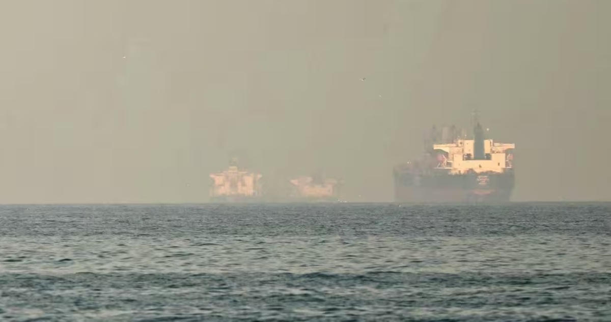 जंग के बीच ईरान ने चीन को दिया बड़ा झटका, IRGC ने होर्मुज पर ब्लॉक कर दी चीन के टैंकरों की एंट्री, बोला- बंद है रास्ता