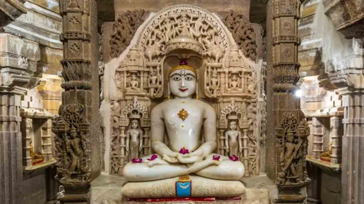 आलेख: अहिंसा की अनंत धारा महावीर स्वामी के विचार आज कुछ अधिक प्रासंगिक- संदीप अखिल