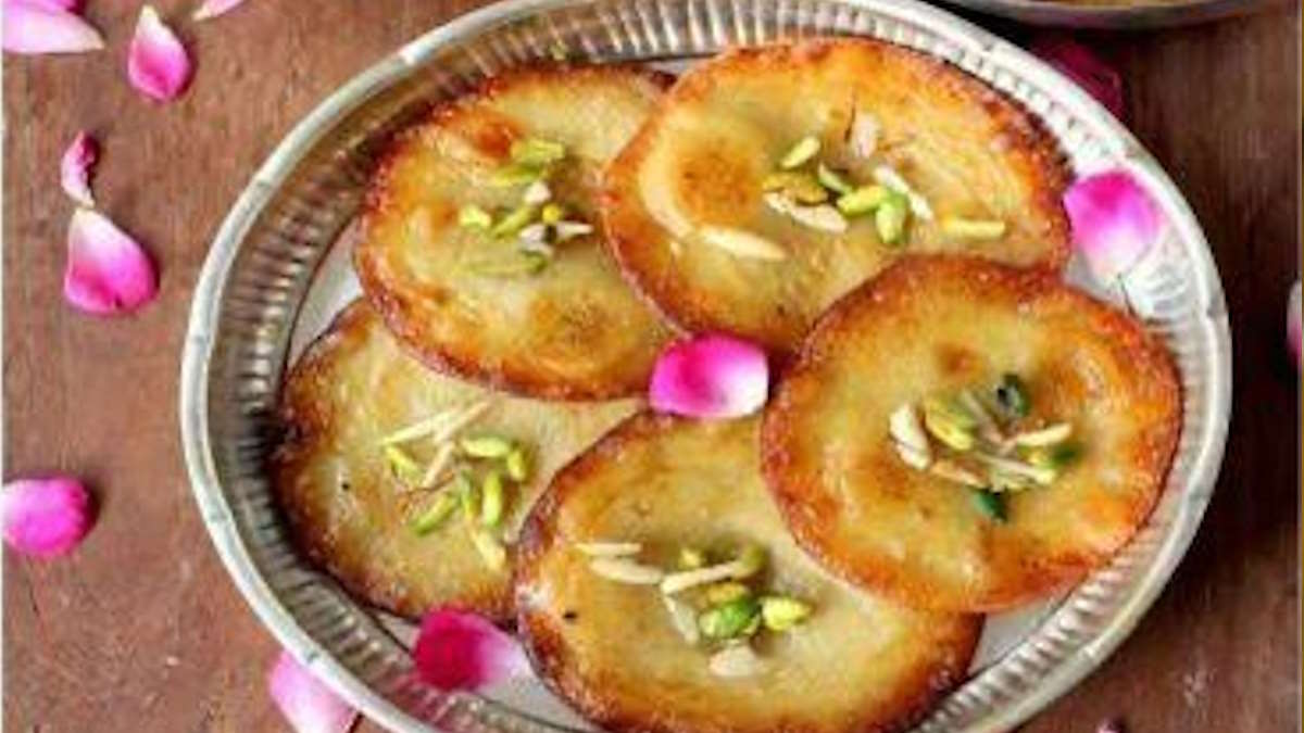 चैत्र नवरात्र 2026- सप्तमी पर मां कालरात्रि को लगाएं मालपुआ का भोग, ये रही आसान रेसिपी…