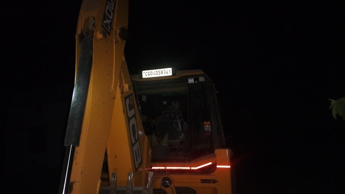 खनिज, राजस्व और पुलिस की संयुक्त दबिश, 11 हाइवा, 2 जेसीबी और एक चैन माउंटेन मशीन जब्त…