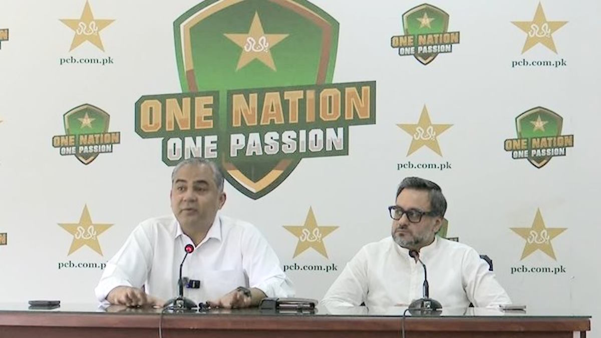 PSL पर मंडराया संकट, लाहौर और कराची में ही खेले जाएंगे मैच, स्टेडियम में दर्शकों को आने की नहीं मिलेगी अनुमति…