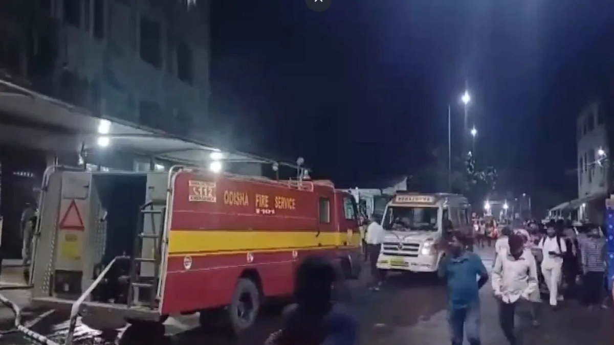 SCB मेडिकल कॉलेज अग्निकांड में एक और मरीज की मौत, मृतकों की संख्या बढ़कर हुई 13…