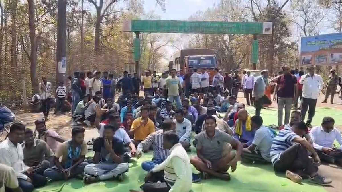 भिलाई स्टील प्लांट पर वादाखिलाफी का आरोप, नारायणपुर में ट्रक मालिकों का चक्काजाम, घंटों थमा आवागमन…