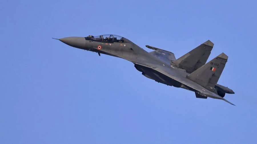 असम : सुखोई-30 फाइटर जेट जोरहाट से उड़ान भरने के बाद रडार से गायब, सर्च ऑपरेशन शुरू