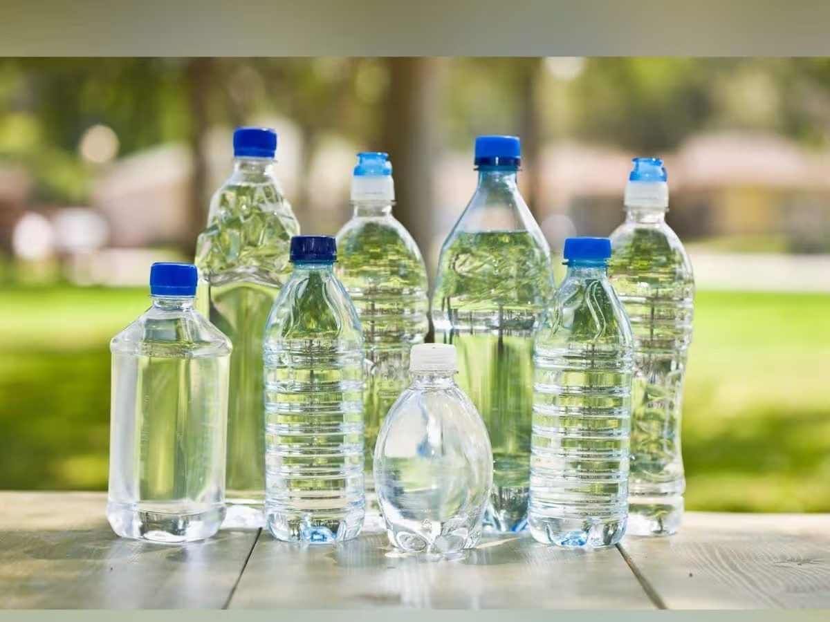 ईरान-अमेरिका युद्ध का Bisleri और Kinley पर भी दिखने लगा असर: बोतल बंद पानी के बढ़ने वाले हैं दाम, सामने आई ये वजह