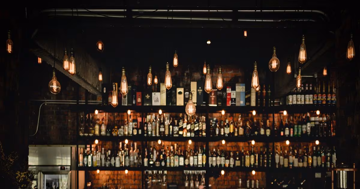 शराब दुकान संचालन के लिए निगम गठन पर विचारः मंत्रिमंडलीय उपसमिति की बैठक में आया सुझाव, 454 दुकानों की अभी भी नीलाम नहीं, कांग्रेस बोली- सरकार चलाएगी तो भ्रष्टाचार होगा