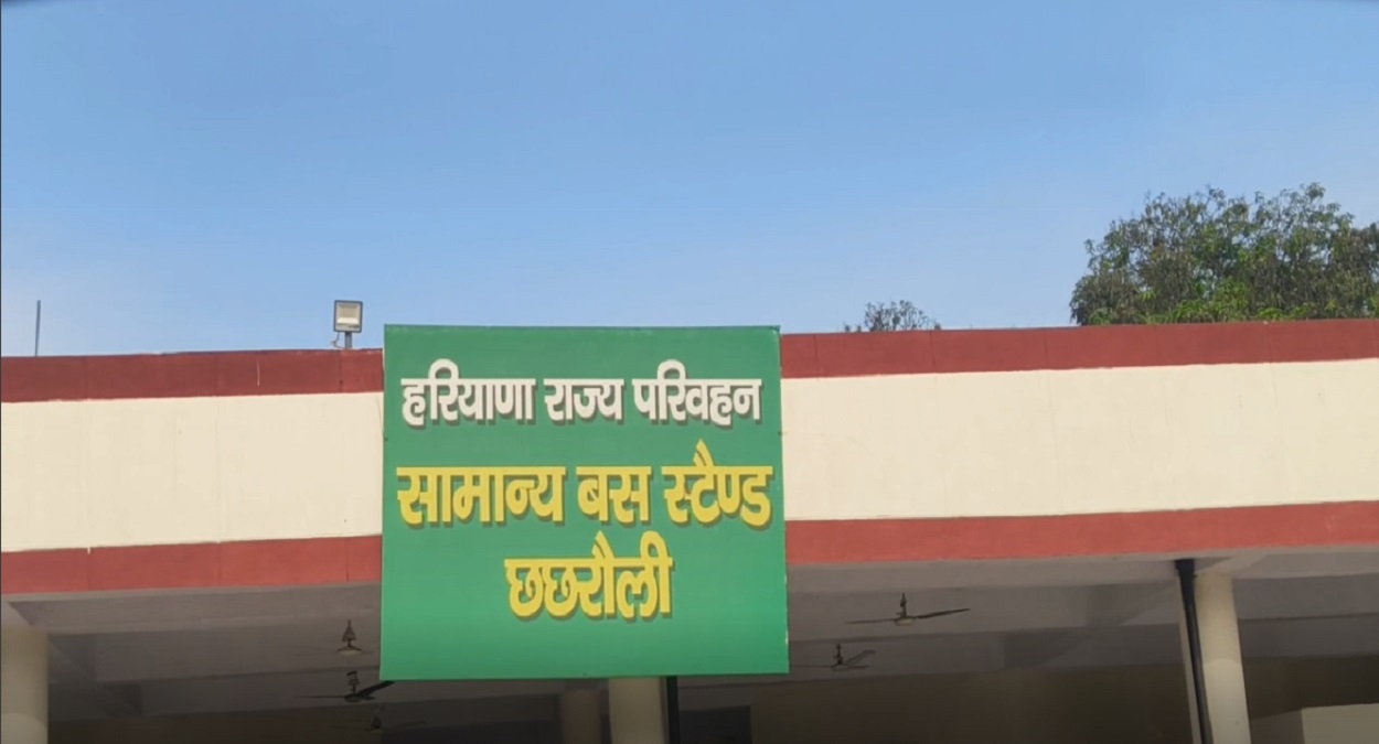यमुनानगर में डंपरों की रेस ने मचाई तबाही: छछरौली अस्पताल की दीवार तोड़ी, कई दुकानें तहस-नहस