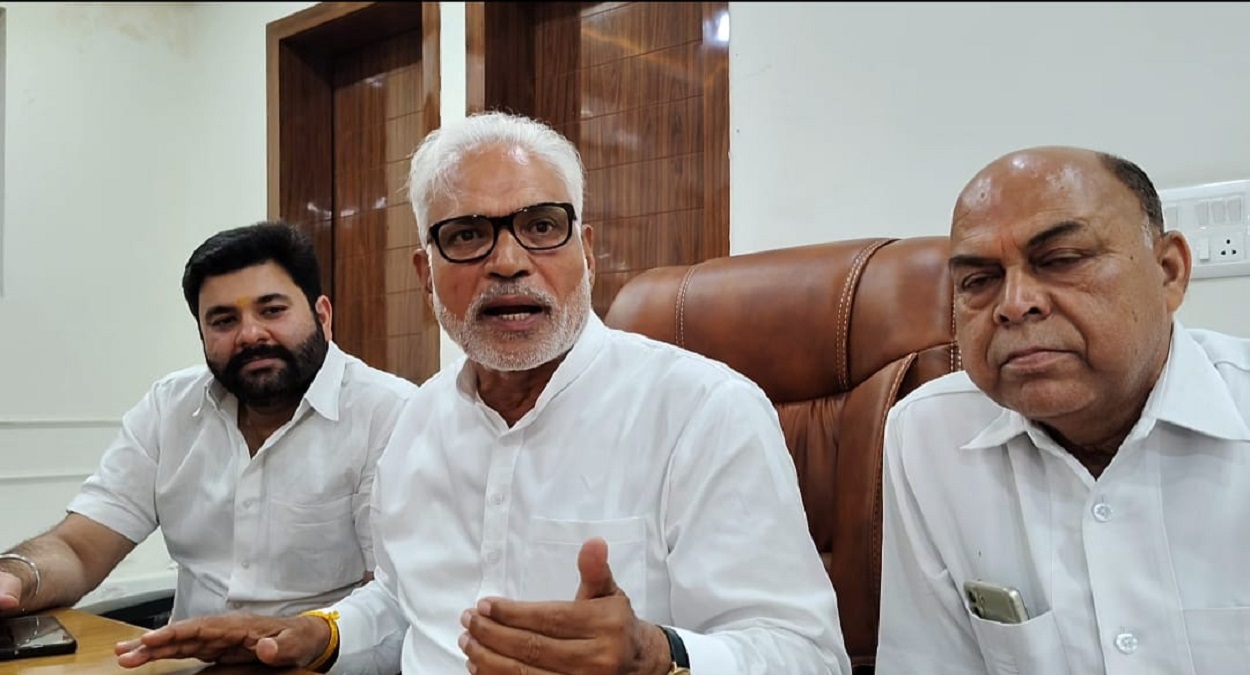 हांसी में सांसद जयप्रकाश का बड़ा हमला: बोले- ‘हरियाणा में कॉलोनाइजरों की सरकार, अभय चौटाला की भाषा को बताया जंगली