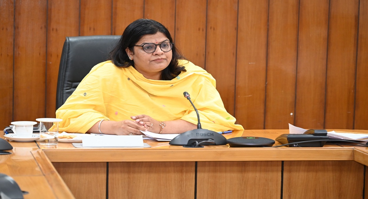 सोनीपत में गर्मी के टॉर्चर से निपटने की तैयारी: एमडी डॉ. अनमोल ने संभाला मोर्चा, अधिकारियों को दिए पेयजल और स्वास्थ्य इंतजामों के सख्त निर्देश