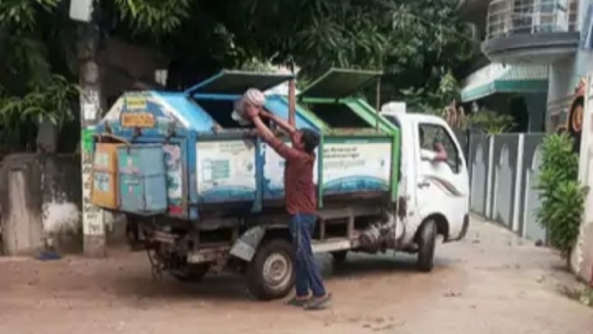 पटना में आज से बदले कचरा प्रबंधन के नियम, अब 4 श्रेणियों में बांटना होगा कूड़ा, उल्लंघन पर होगी कार्रवाई, जानें कूड़ा फेंकने के नए नियम और गाइडलाइंस