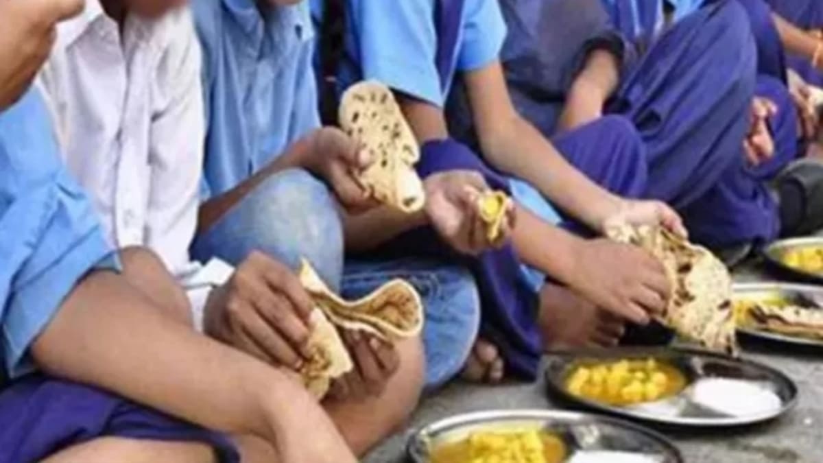 भागलपुर के स्कूल का मिड डे मील खाकर बिगड़ी 15 बच्चों की तबीयत, सदर अस्पताल में भर्ती