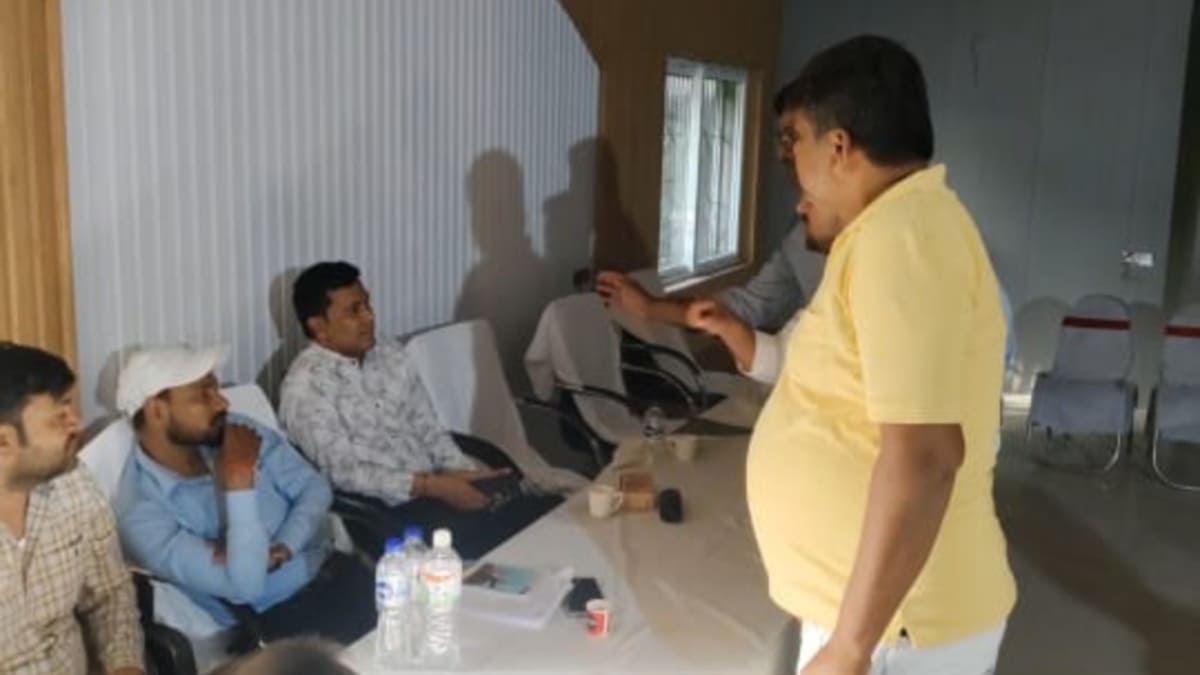 सुगौली नगर पंचायत में हंगामे की भेंट चढ़ी बोर्ड की बैठक, विकास के दावों के बीच पार्षदों का हाई वोल्टेज ड्रामा