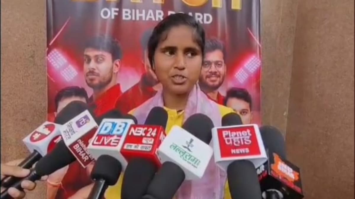 पटना में विद्याकुल का हुंकार महोत्सव, मैट्रिक टॉपर छात्राओं का सम्मान,  माता-पिता और शिक्षकों को सफलता का श्रेय