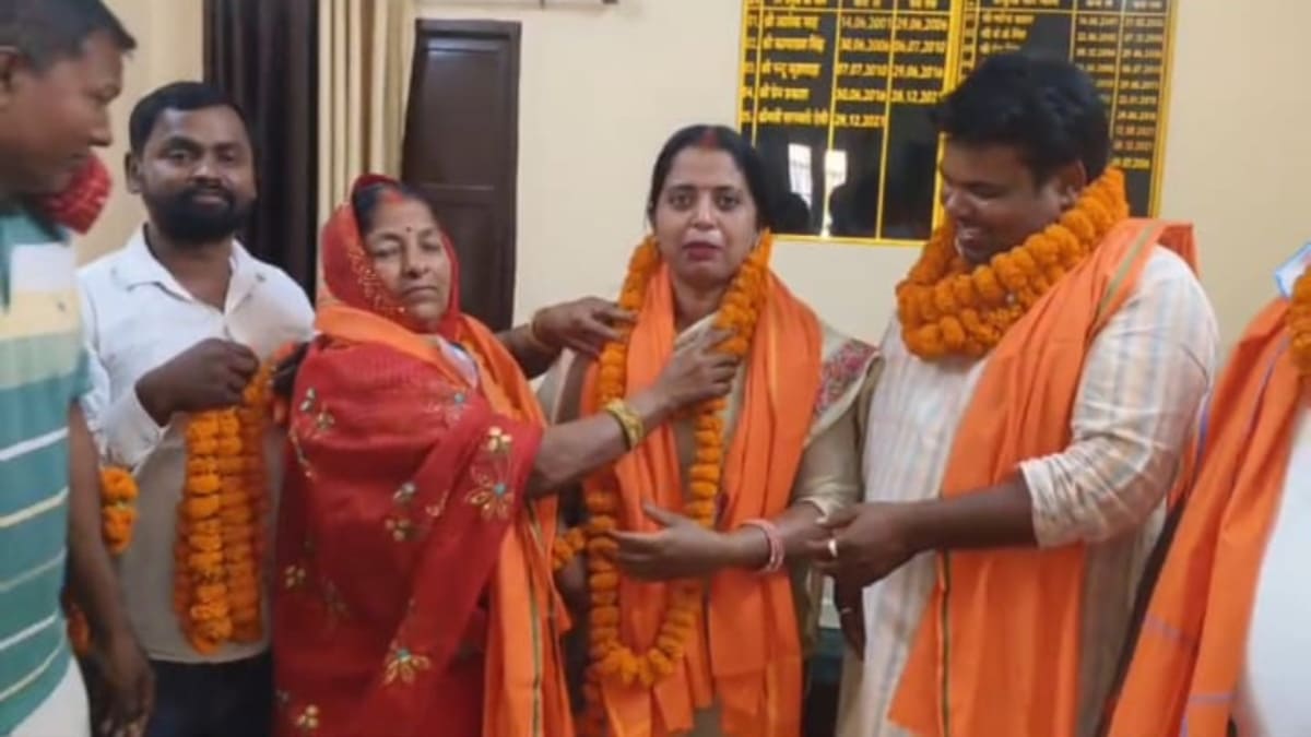 ​पंचायत चुनाव से पहले सासाराम की राजनीति में बड़ा उलटफेर, अविश्वास प्रस्ताव गिरने से रूपा देवी की जीत