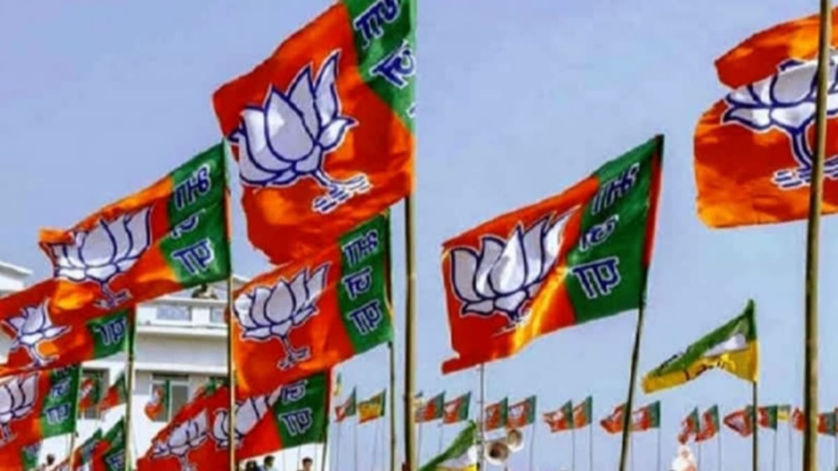 पश्चिम बंगाल चुनाव: भाजपा ने जारी की 40 स्टार प्रचारकों की लिस्ट, जानें बिहार के किस बीजेपी नेता का है नाम