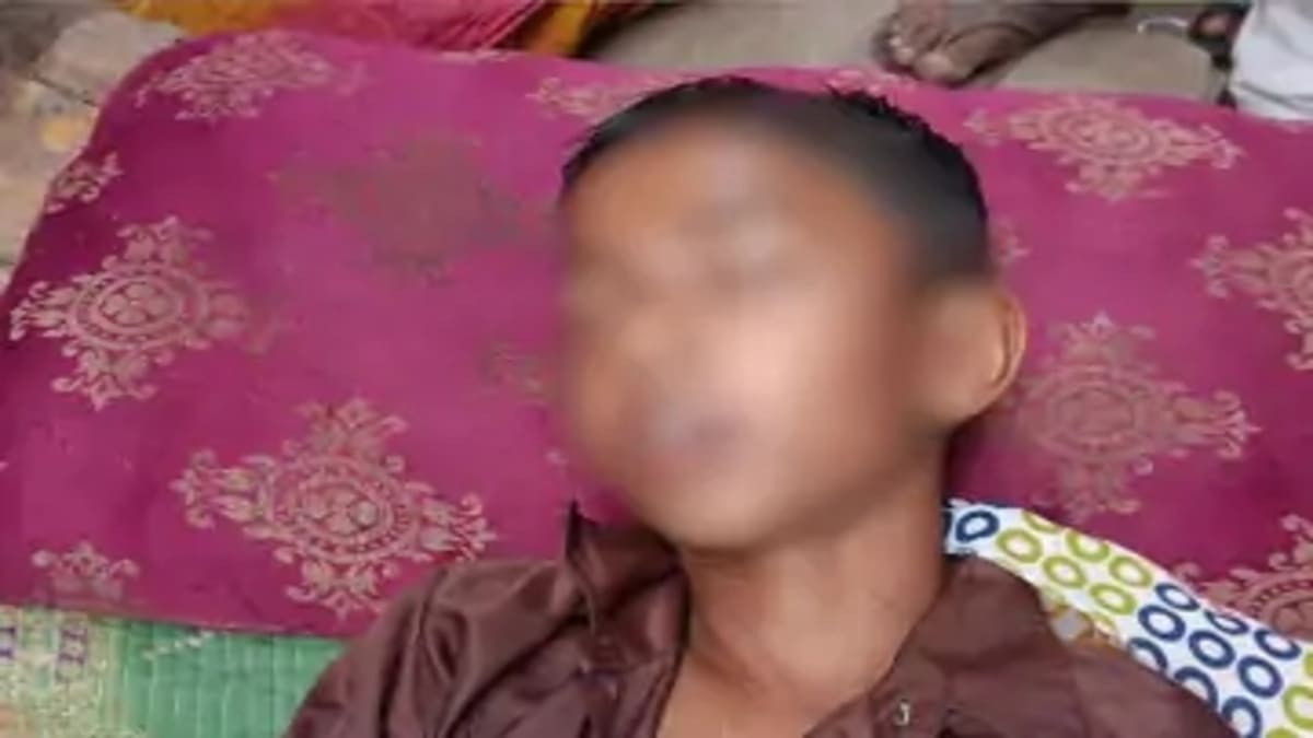 बिहार में शिक्षा के मंदिर को बना दिया अवैध शराब का गोदाम, भारी मात्रा में पेटियां देखकर पुलिस भी हो गई हैरान!